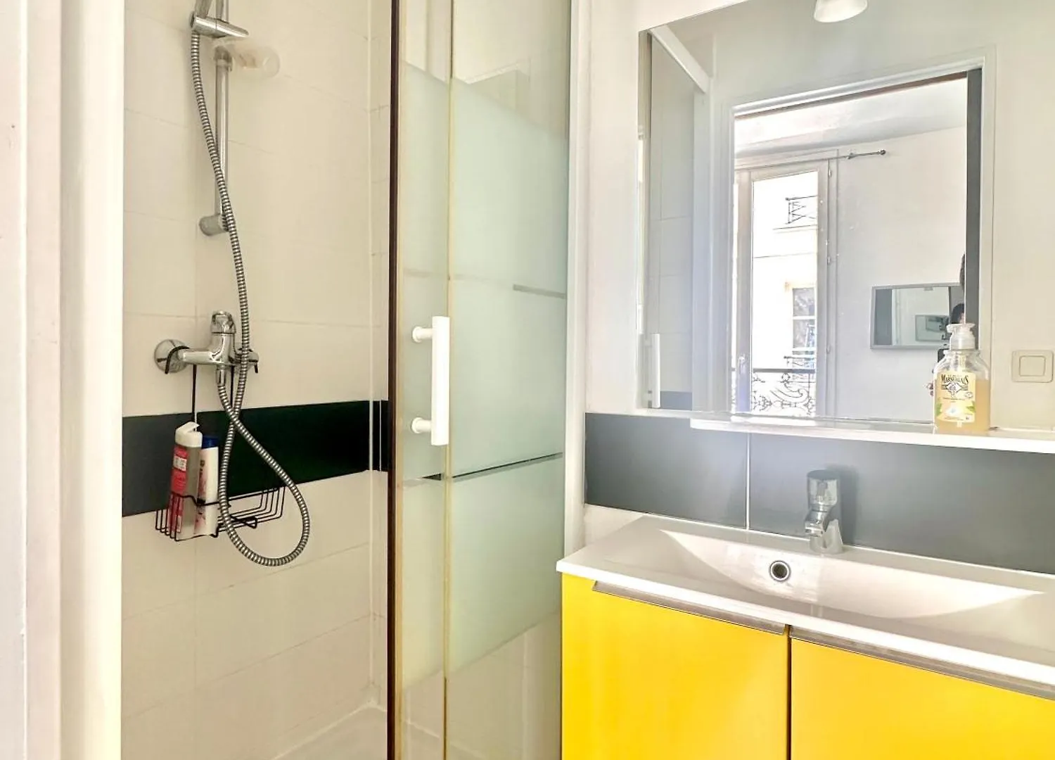 Apartment Comfortable And Secure Montmartre Studio Berthe Paris