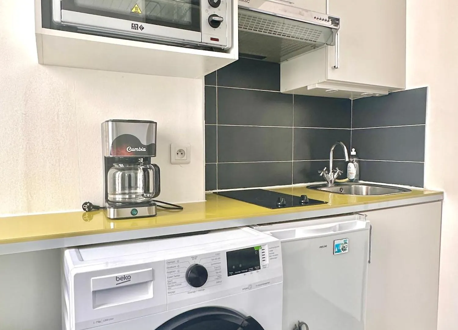 Comfortable And Secure Montmartre Studio Berthe Paris Apartment